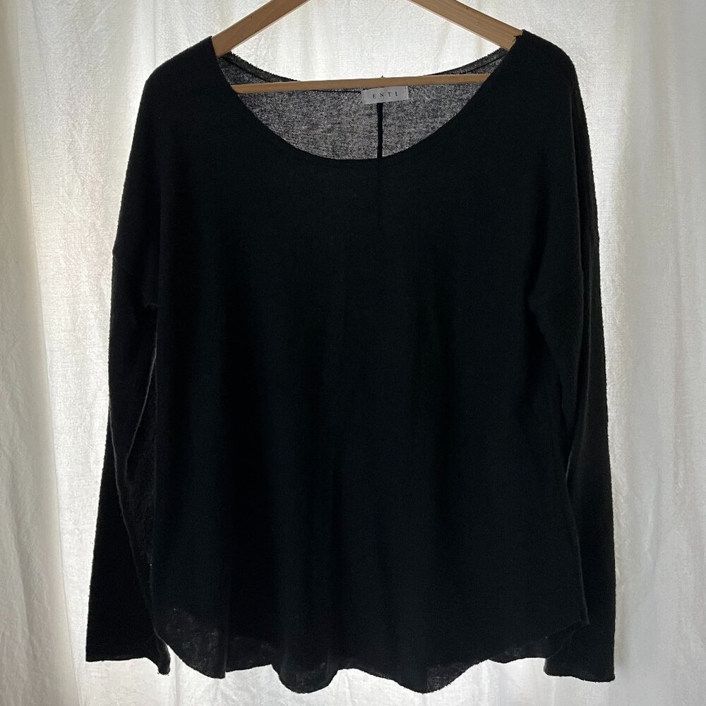 ENTI black sweater - size MEDIUM